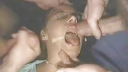 سینه ها و باسن به توخالی در بالغ برهنه یک گربه شل و رایگان سکس جوان عضو